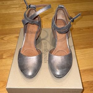 Brand new, never worn gentle souls by Kenneth Cole heels